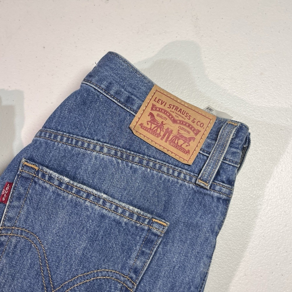 Levi High Waisted Women Jeans 30x29 Factory Distressed Relaxed Wide Straight Leg